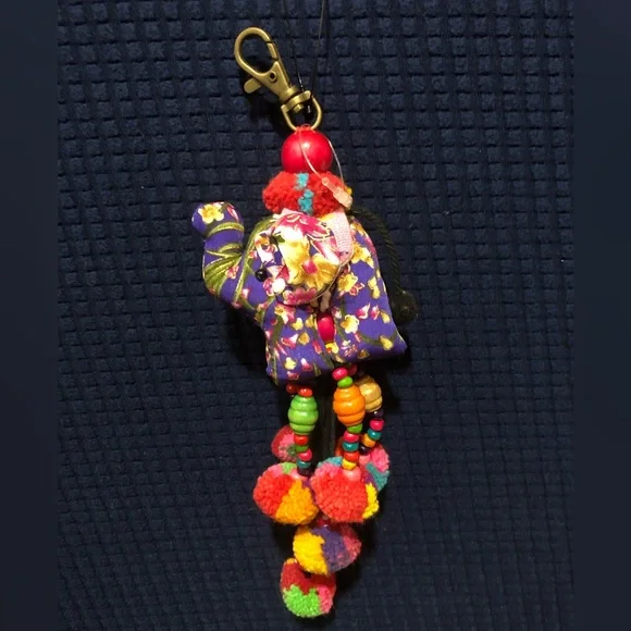SOLD Pom Pom Lucky Elephant Keychain 🐘❤️ Handbag and Clothing Accessory - Picture 5 of 6